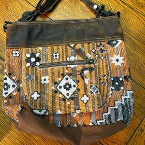 Myra crossbody bag